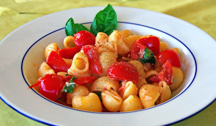 Pasta Fredda Con Pomodorini E Ricotta Salata