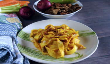 Tagliatelle al ragù di funghi porcini secchi