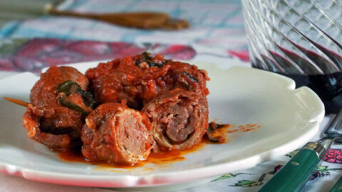 Le braciole manzo o di cavallo al sugo, ricetta barese