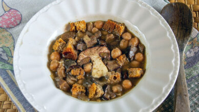 Primi piatti a base di funghi: la zuppa di porcini e ceci